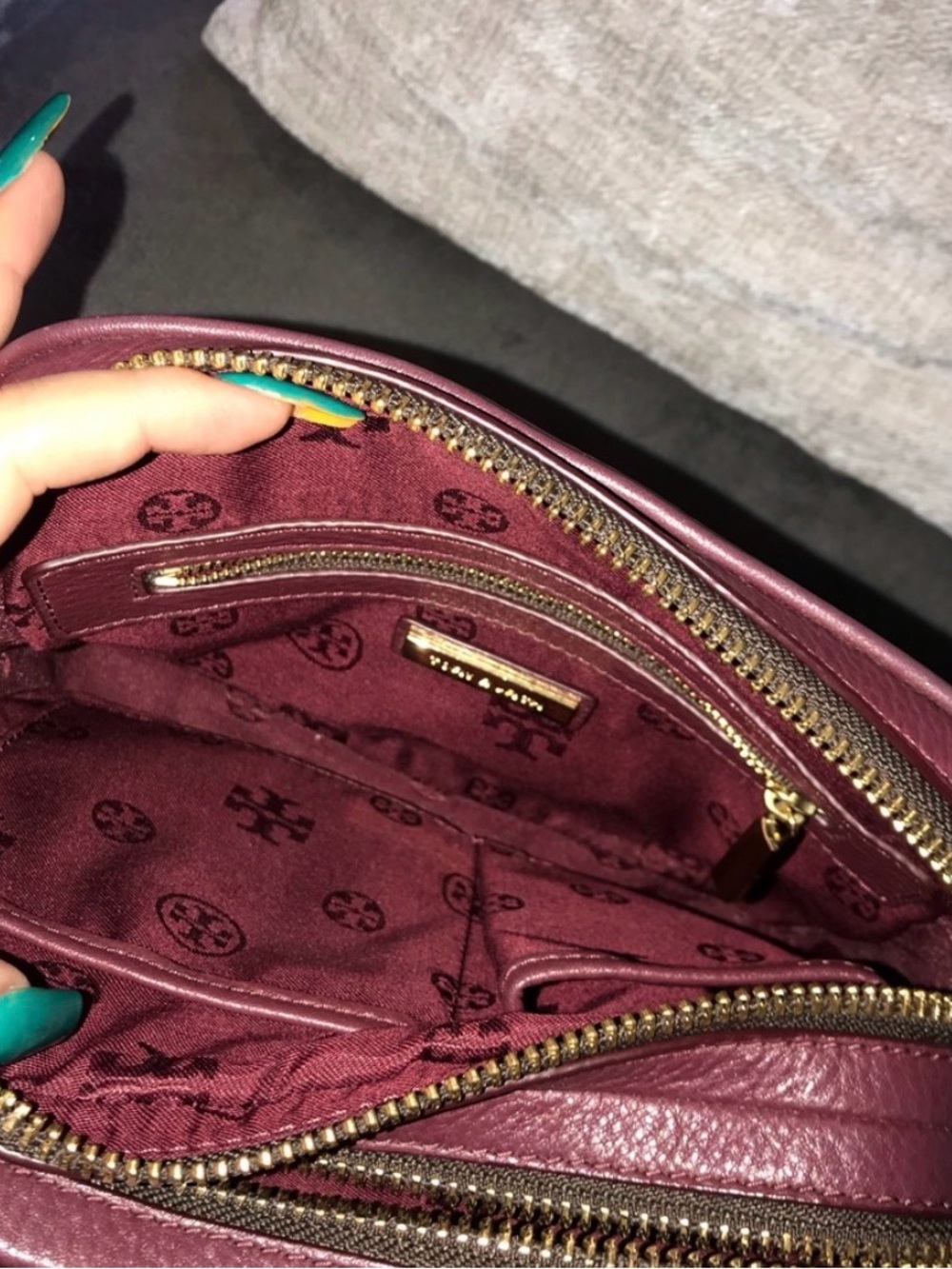 Tory Burch Wine Red Pebbled Leather Double-Zip Crossbody - Picture 4 of 8